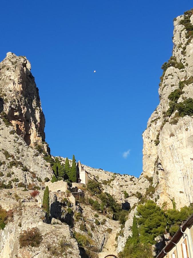 Le Logis Des Templiers Appartement Climatise Régusse エクステリア 写真